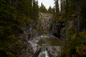 gloomy maligne canyon